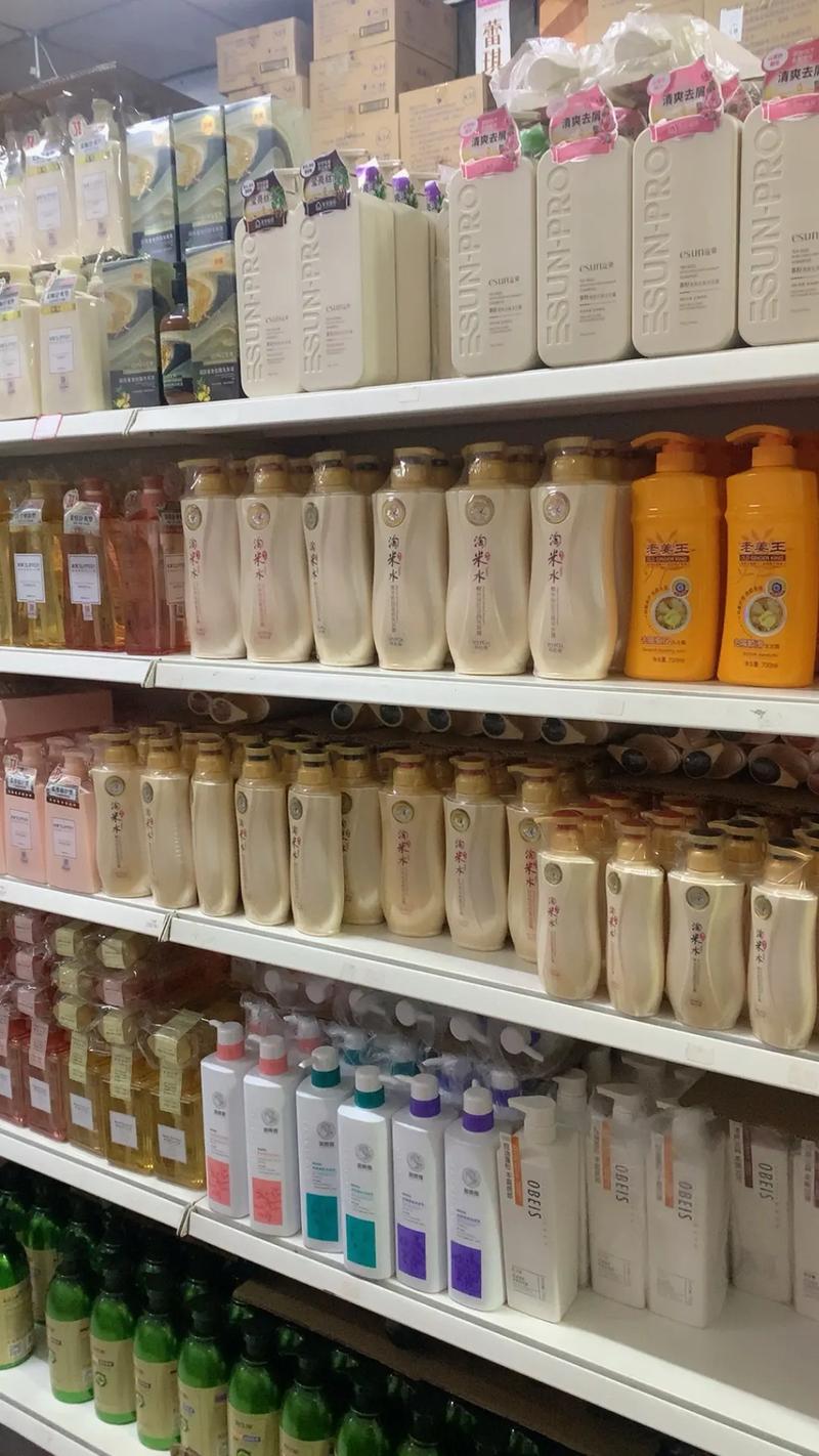 曉航化妝品批發(fā) 誠信經(jīng)營，質(zhì)量第一，歡迎新老客戶光臨